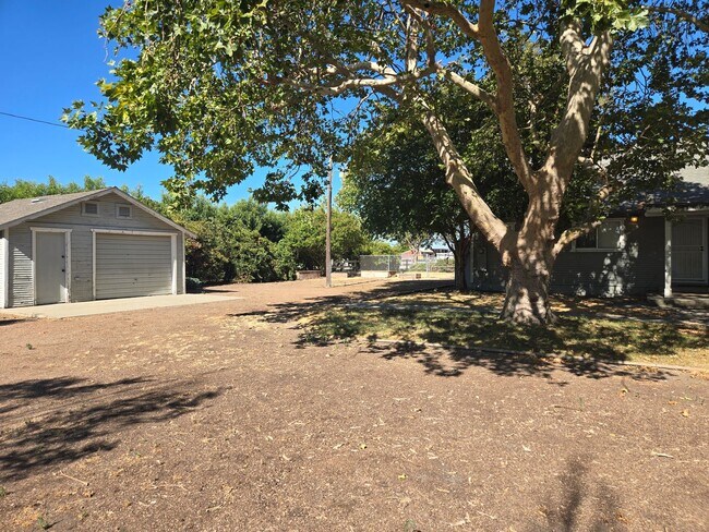 Building Photo - 5437 Griffin Rd