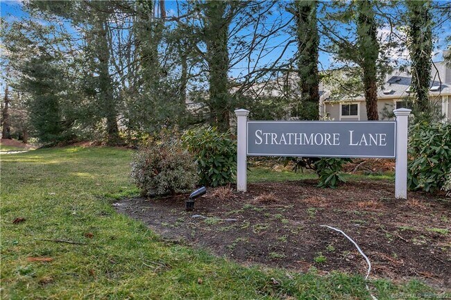 Building Photo - 11 Strathmore Ln