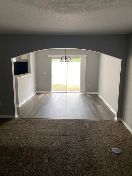 Building Photo - 7056 Saint Ives Ct