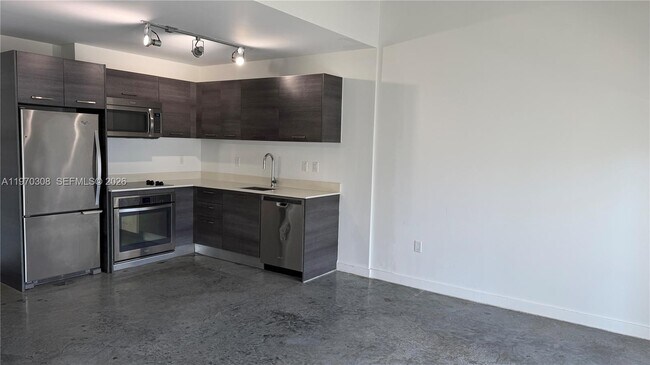 Building Photo - 151 SE 1st St