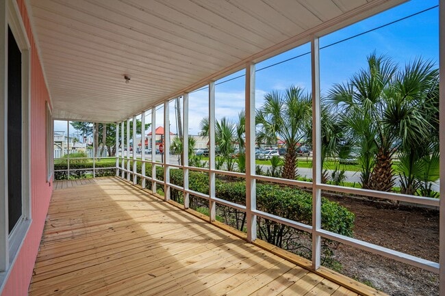 Building Photo - Pink Flamingo #1