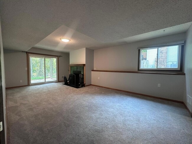 Building Photo - 15229 Buchanan Ct