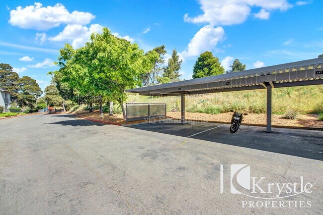 Building Photo - 900 Cambridge Dr