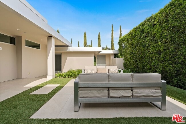 Building Photo - 2189 Summitridge Dr