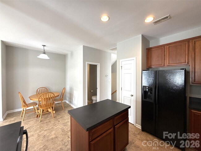 Building Photo - 7023 Brighton Park Dr