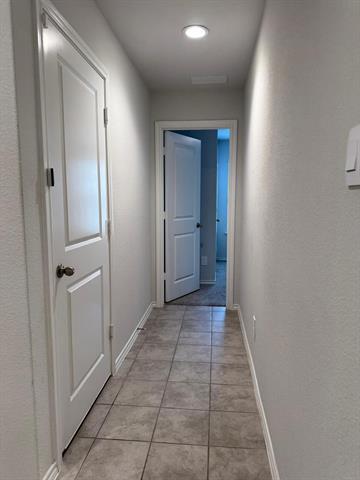 Building Photo - 112 Piping Rock Dr