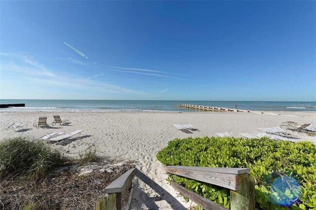 Building Photo - 2295 Gulf of Mexico Dr