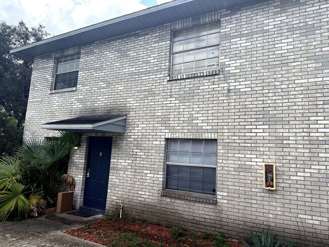 Building Photo - 11901 N Taliaferro Ave