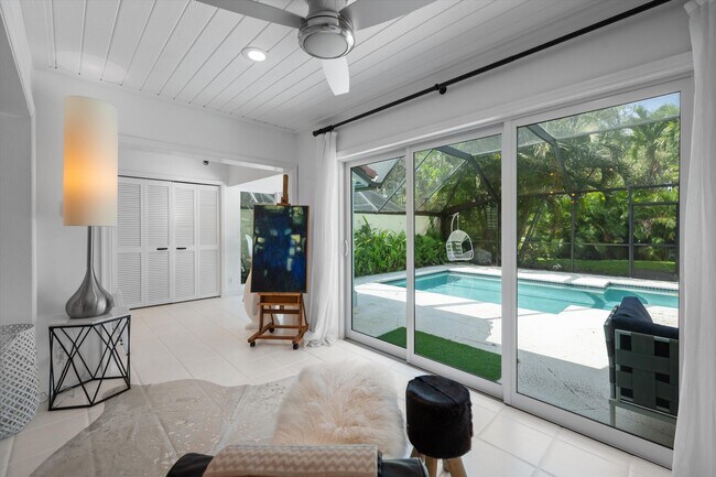 Building Photo - 2252 Las Casitas Dr