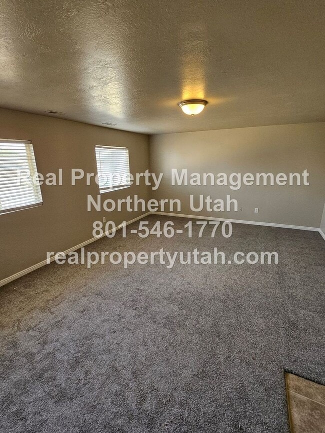 Building Photo - 4 Bedroom 3 Bath Ogden Home Available