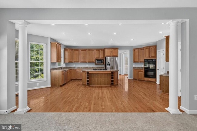 Building Photo - 25670 S Village Dr
