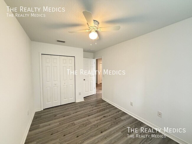 Building Photo - 13981 SW 27 Ct Rd