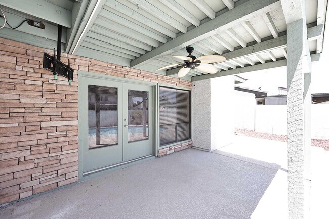 Building Photo - 1627 E Redfield Rd