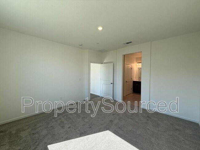 Building Photo - 2454 Cortese St