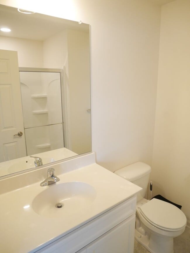 Building Photo - Stunning 3 Bedroom Townhouse Easton, MD