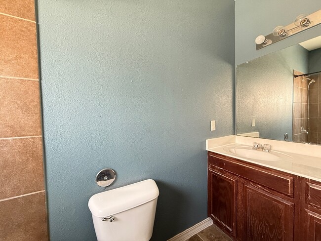 Building Photo - 3729 Loma Brisa Dr