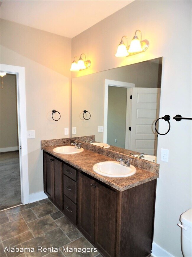 Building Photo - 4 br, 2 bath House - 14461 Griffin Street