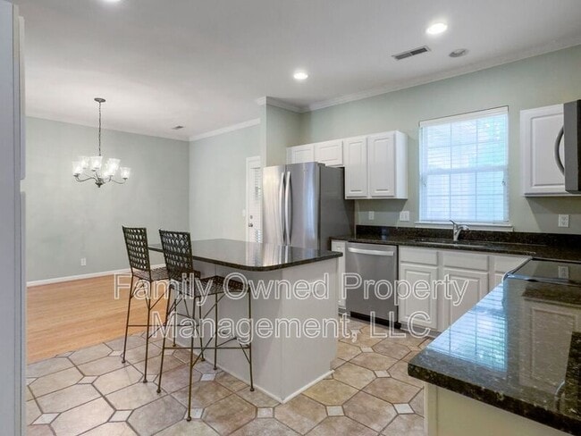 Building Photo - 8627 Grassy Oak Trail