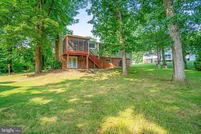 Building Photo - 9821 Hampton Ln