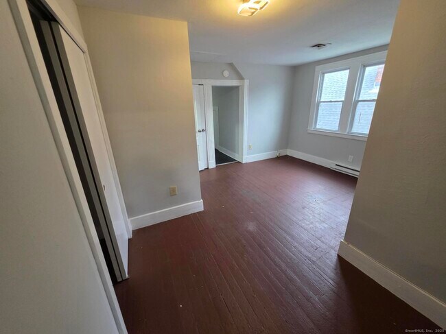 Building Photo - 186 Farren Ave