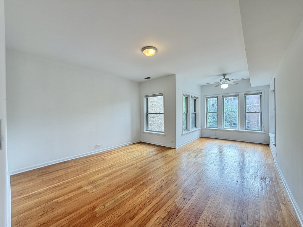 Building Photo - 5783 N Ridge Ave