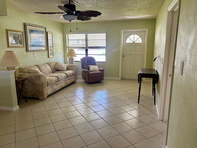 Building Photo - DIRECT GULF ACCESS 2/2 FOR RENT