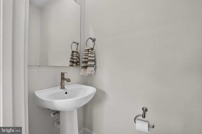 Building Photo - 1808 Parham Cir