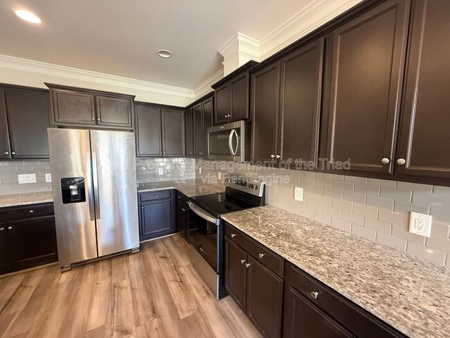 Building Photo - 3833 Thistleberry Rd