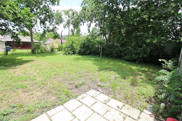 Building Photo - 1225 Lakeside Dr
