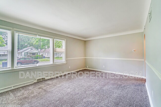 Building Photo - 833 Turner Ave