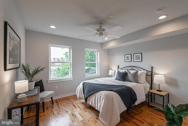 Building Photo - 2535 Annin St