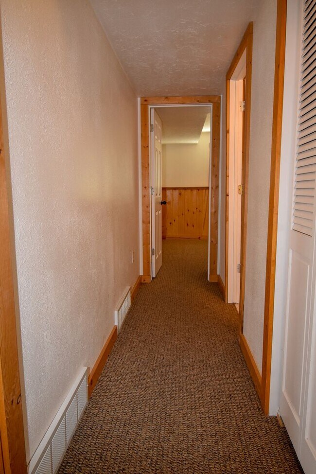 Building Photo - 458 E 900 N