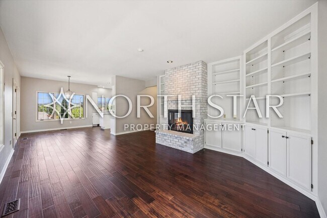 Building Photo - 2055 Ridge Pointe Dr