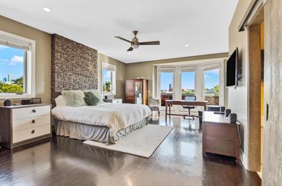 Building Photo - Rare Oversized Fully Furnished 3 Bed / 2.5 Bath 2,800+ SF Duplex with Private 1,000 SF Roof Deck ...