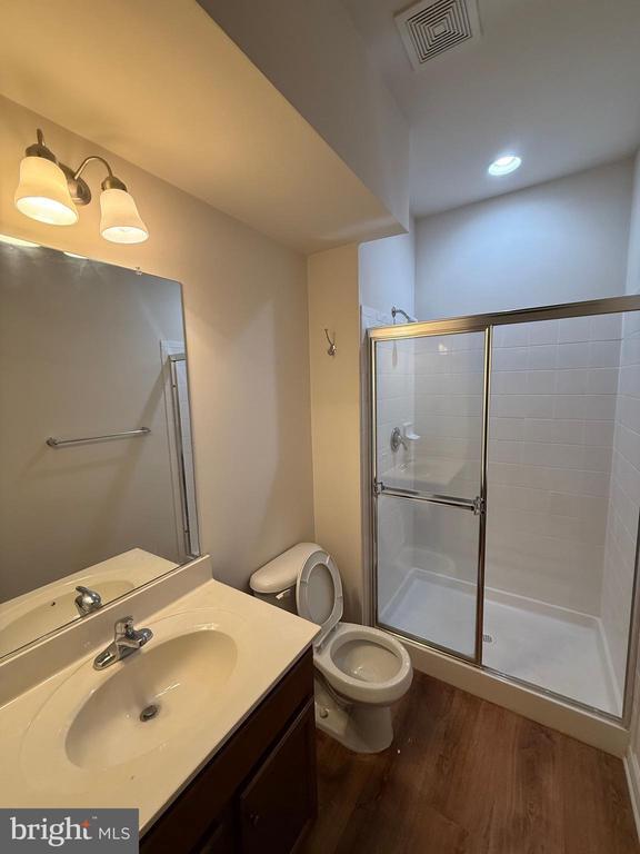 Building Photo - 120 Woodman Ct