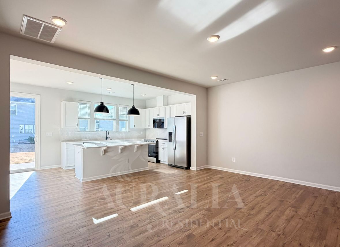 Building Photo - 111 Lennei Ln