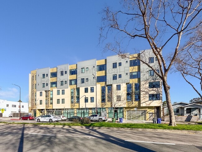 Building Photo - 2747 San Pablo Ave