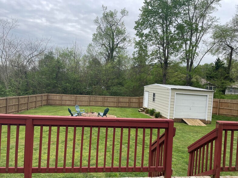 Building Photo - 404 Isbill Rd