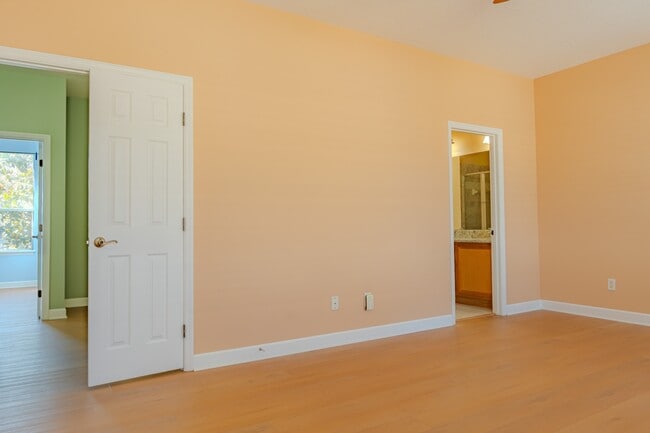 Building Photo - 304 Coral Beach Cir