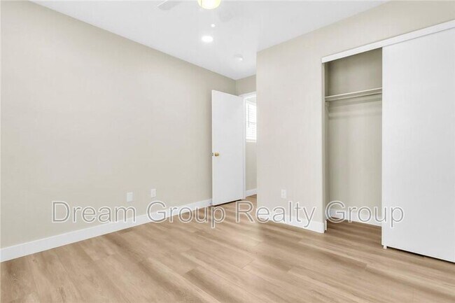 Building Photo - 8842 Duncan Barrel Ave