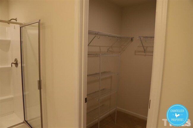 Building Photo - 315 King Closer Dr