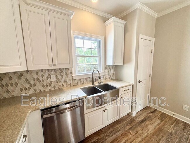 Building Photo - 237 Deer Pointe Dr