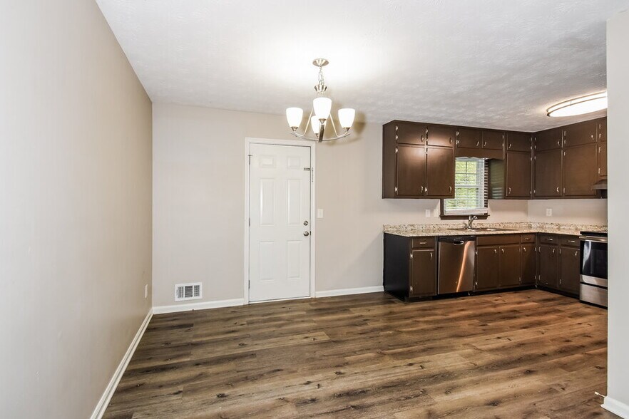 Building Photo - 1471 Daniel Ln