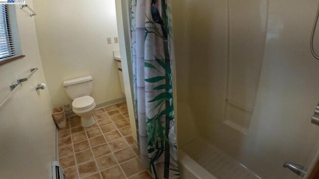 Building Photo - 9 Reservoir St