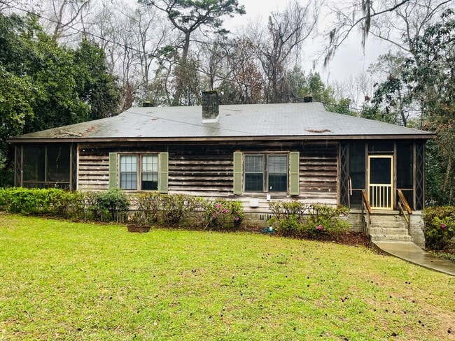 Building Photo - Quiet and provate location near TMH