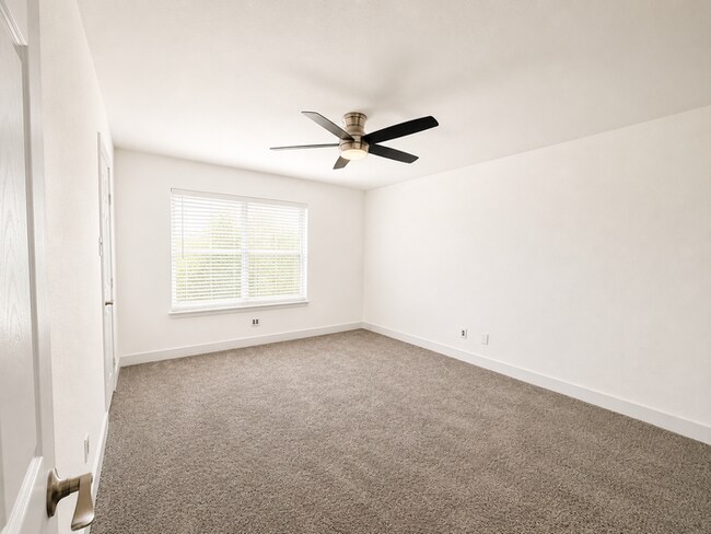 Building Photo - 4247 Madera Rd