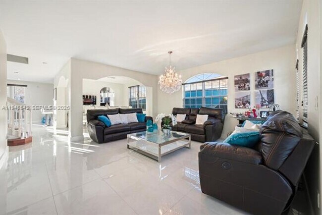 Building Photo - 1360 SW 142nd Ave