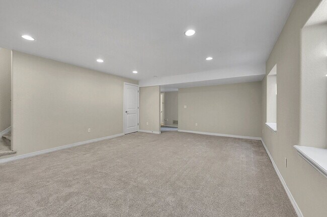 Building Photo - $2,650.00 - 6 Bedrooms, 3.5 Bathrooms, Single Family Home in Colorado Springs with Fenced Yard!