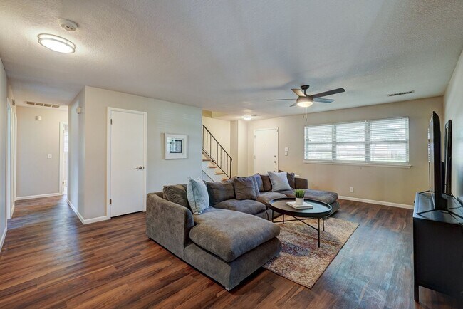 Building Photo - Turnkey Gem: Fully Furnished 5-Bedroom Home with Spacious Layout and Corner Lot!