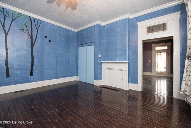 Building Photo - 933 Vine St